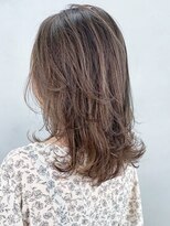 レイヤーオリーブ_フォギーベージュウェーブパーマ_ba293811a