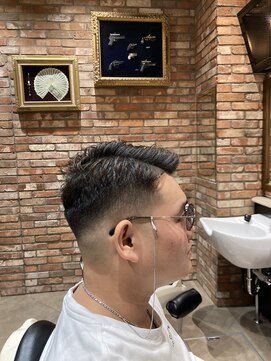 プレミアムバーバー 表参道店(PREMIUM BARBER produce by HIRO GINZA) スキンフェードパーマスタイル