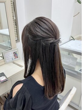 リサ 恵比寿(risa.) シンプルハーフアップ