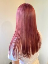 大人可愛いコーラルピンク×切りっぱなしロング