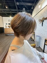 アヴィスヘアワークス(Avis Hair Works) ニュアンスショートボブ