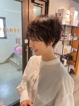 コワファーストナガサキシャンプーボーイ(COIFF1RST NAGASAKI SHAMPOO BOY) 大人可愛い20代30代40代黒髪前下がりショートボブ丸みショート◎