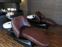 フルフラットのシャンプー台【丸亀/髪質改善/トリートメント】