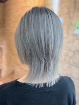 サイ(PSY)&nbsp;シルバーグレージュ/ウルフカット/ハイトーン