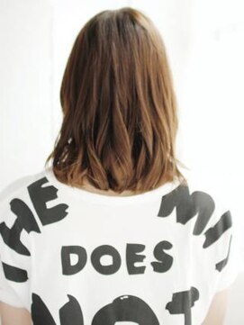 ヘアメイク ナル(hair make nalu) かきあげバングのセミウエットカールスタイル