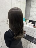 オリーブグレージュ