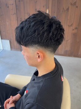 ヘアーアンドエステティック ヴェリス(hair&esthetic Velis)の写真/ストリート系からビジネスまでメンズスタイルを幅広く提案！お手入れが楽、とカットの技術力で圧倒的人気★