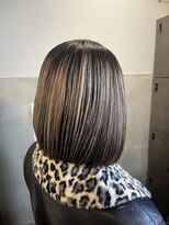 ビルズノア バイ ヤスオカ(BUILDS NOAH BY YASUOKA)&nbsp;アンブレラカラー/デザインカラー/ブリーチ/切りっぱなしボブ