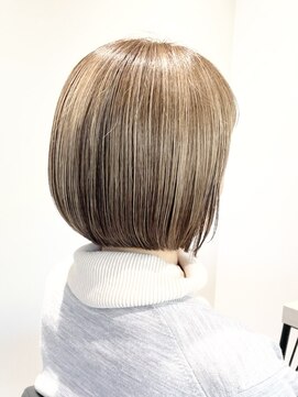 ストフ(stof) ショートボブ/前下がりボブ/アンブレラカラー/ハイライト