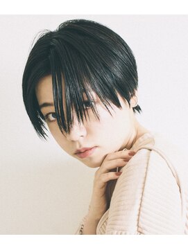 リト(ri_to) ダークトーンで作るハンサムショート