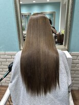 リリー(Re.ly) ブリーチしている髪にも艶感、美髪縮毛矯正!