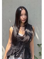 メロウ(MELLOW)&nbsp;ロングレイヤーカット×暗くても透ける地毛カラー
