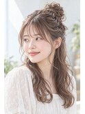 透明感ブラウンのふわふわお団子ハーフアップ