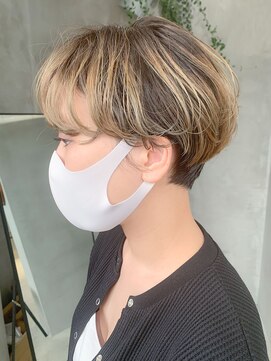 テトヘアー(teto hair) グラデションカラー、ブリーチオンカラー、エッジショート