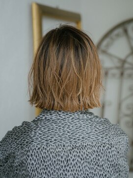 ヘアアンドリラクゼーション シャッセ(Hair&Relaxation SASE) ざっくり切りっぱなしボブ