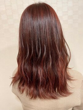 美容室 メザミー MESAMIES ピレンジカラー外はねセミロングレイヤーカット