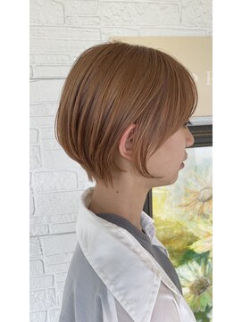 トイロ(toiro.) バッサリショート×1ブリーチで作るミルクティーカラー！