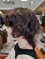 ビスポーク(BESPOKE)&nbsp;ふんわりソフトなカールでリラックス感♪ラフウェーブウルフ