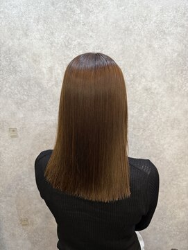 コンフィー(comfy) 『サザワ』フェザーパーマチェリーブラウンミニウルフ