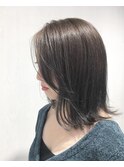 外はねミディグレージュ