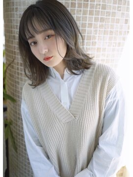 ソワリー 栄(THOiRY) 小顔カットが得意なスタイリストby坂元