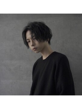 シン(syn) ミディアムマッシュ センターパート