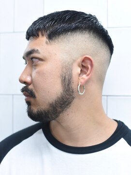メリケンバーバーショップ コウベ(MERICAN BARBERSHOP KOBE) スキンフェードバズクロップ