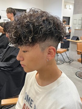 エルマーク 梅田(L-MARK) メッシュハイライトスパイラルパーマツイストパーマツーブロック