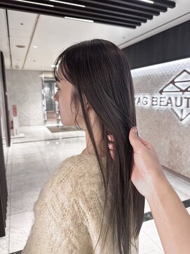 ラティアンヌイグレック(La tienne igrek) ブラウンに飽きた方に。こっくりアンバーグレージュ