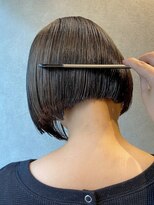 スー(suu)&nbsp;大人ショートボブ切りっぱなしボブ前下がりボブ前下がりショート