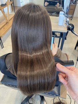 エクファ ヘアエステアンドスパ(ex-fa hair esthe&spa) デザインカラー/レイヤーカット/ウェットヘア/オリーブベージュ