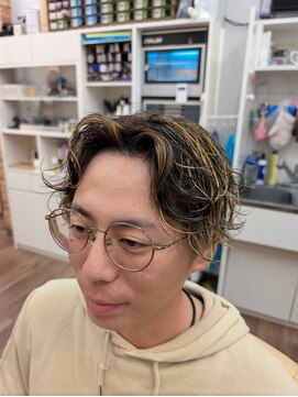 トリイ(TORII) スパイラルパーマ・ハイライト