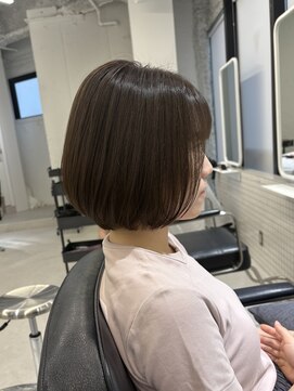 ヌーヴェル(nouvelle) ショートボブ×オリーブグレージュ