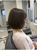 ショートボブ×オリーブグレージュ