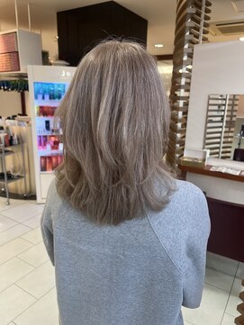 ラ シェンテ 宝塚(La Sente) ナチュラルなレイヤースタイル