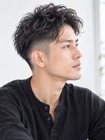サーカス バイ ビュートリアム 青山(CIRCUS by BEAUTRIUM)&nbsp;大人メンズ刈り上げアップパーマ