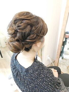 ロカット サロン(Roquat Salon) シニヨンロングアレンジ【ヘアアレンジ 立川/立川南/八王子】