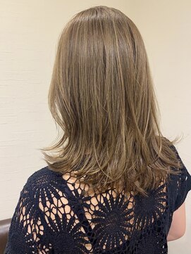 トイロ(toiro) 【木更津 toiro 高司 真】赤みなし クリームベージュ ハイライト