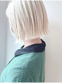 Say.切りっぱなしボブブリーチハイトーンミルクティーホワイト