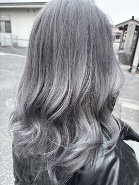 ルミエ ヘアサロン 経堂店(Lumie hair salon) ダブルブリーチシルバーヘアー