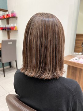 アッシュ 豊田店(Ash) 切りっぱなしボブ/ハイライトカラー/イルミナカラー