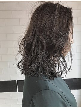 ブラウン (BROWN) ラフウェーブミディアム × シアーグレージュ