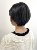 赤みをおさえたダークベージュ