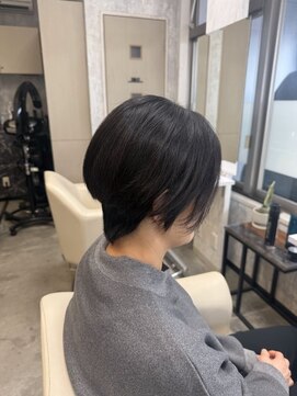 イーラ(E-LA) 定期カット　ショートボブ