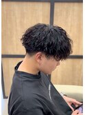 波巻きパーマツイストスパイラルマッシュツーブロック刈り上げ