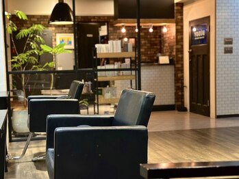 バディー ヘアーサロン(Buddy Hair Salon)の写真/大型店が苦手な方にオススメ♪周りを気にせず、ゆったりとした落ち着きのある空間で癒しのひとときを―