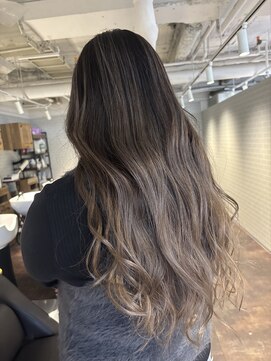 グランルッソ 岡山駅前(GRAN LUSSO) バレイヤージュ/ホワイトグレー