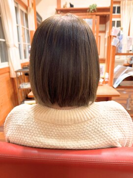 TJ天気予報 7コ 各務原店 「ビフォーアフターあり」丸みショート「縮毛矯正」