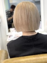 シャルティア 岩国(SHALLTIA)&nbsp;ハイトーン/ケアブリーチ/ミルクティーベージュ/ショートボブ