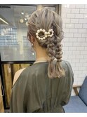 ツイン編みおろしヘア